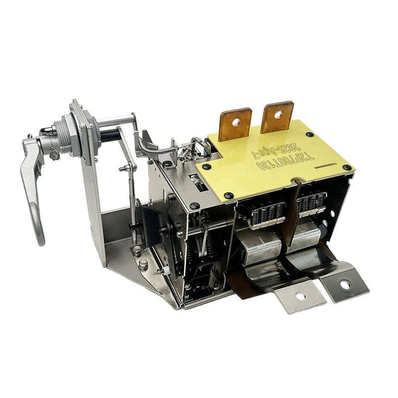 단상 700A CSP 오일 차단기 167KVA 곡선 측면 장착
